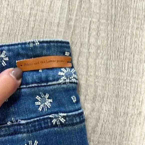 Pilcro from ANTHROPOLOGIE embroidered high-rise cropped boot cut jeans size 25 - Picture 7 of 11